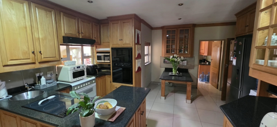 To Let 4 Bedroom Property for Rent in Grimbeeck Park North West